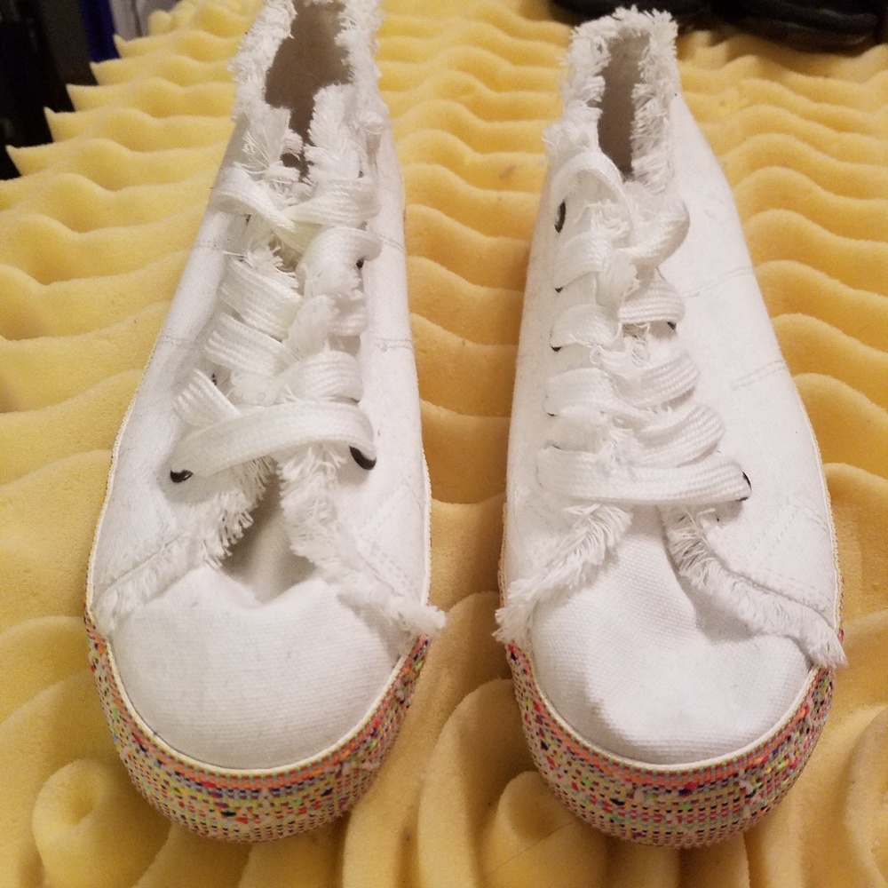 Rocket Dog sneakers size 9